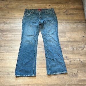 Levis 565 Vintage Bootcut Medium Wash Heavy Denim Blue Jeans Mid Rise Womens 14M